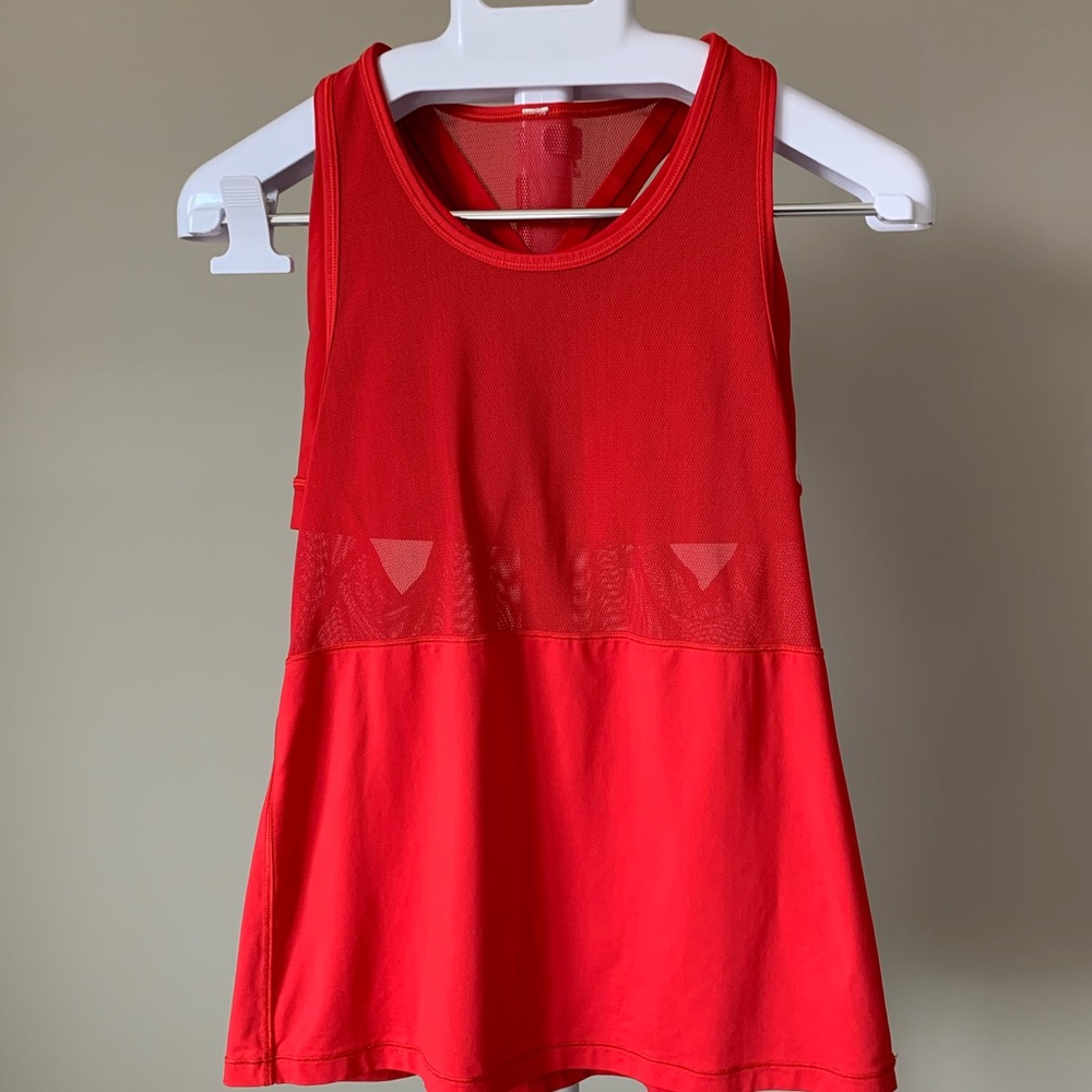 Ladies red Lululemon tank and bra size 8